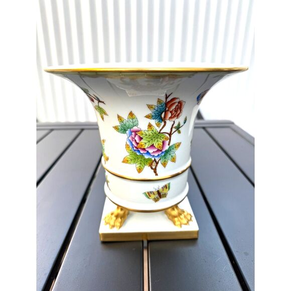 VTG Herend Queen Victoria Green Border Butterfly Claw Foot Urn Vase SZ 7.5"H - Picture 5 of 15